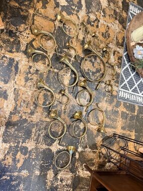 Decorative Brass Wall Horns - Vintage 18 total